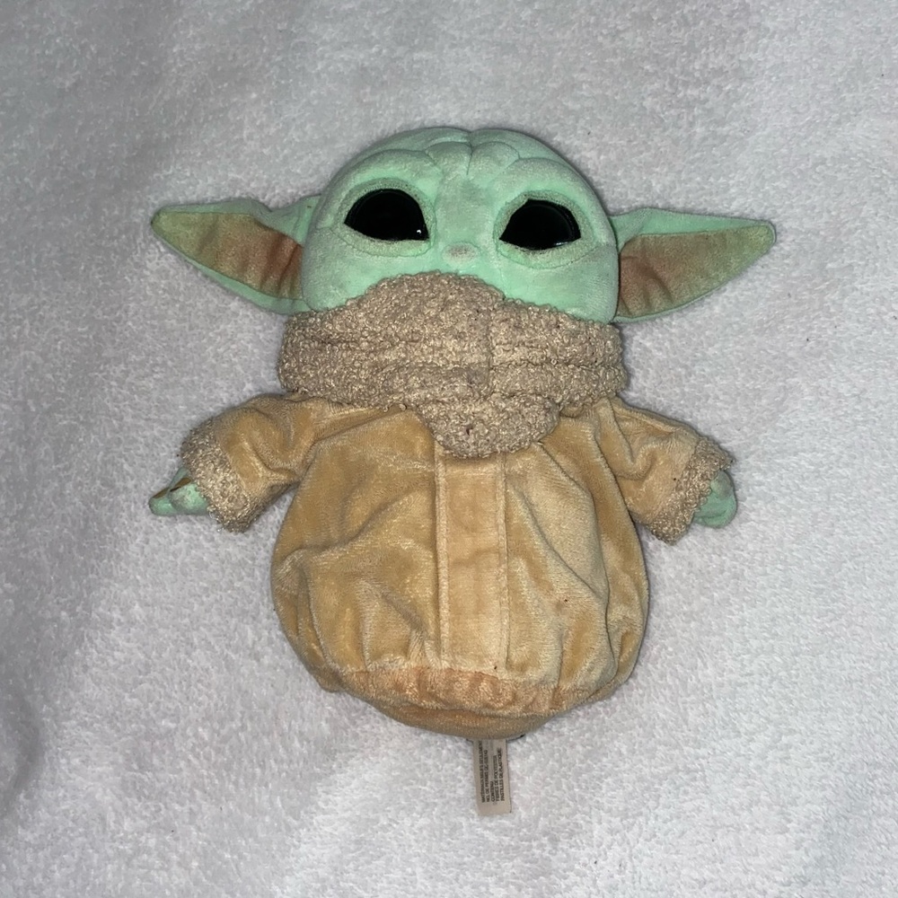BABY YODA PLUSHIE